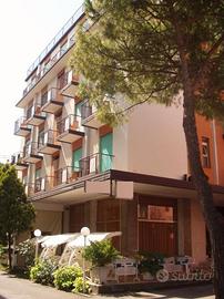 Ex hotel-possibile r.t.a. pza trieste 30m da mare