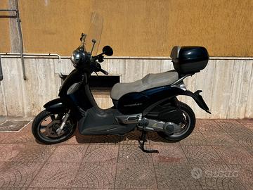 Scarabeo 250cc-2013