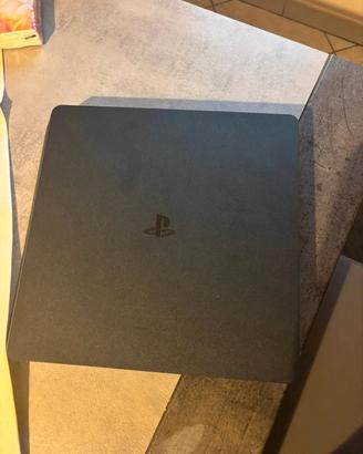  PS4 slim con volante, prezzo trattabile 