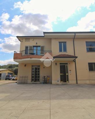 4 LOCALI A MOSCIANO SANT'ANGELO