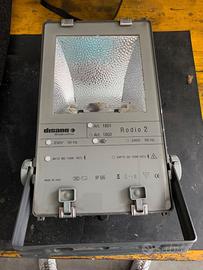 2 fari illuminazione proiettori Rodio2 150W