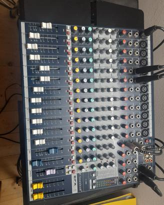 mixer soundcraft EFX 12