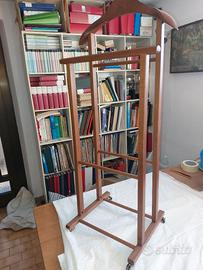 Appendiabiti in legno