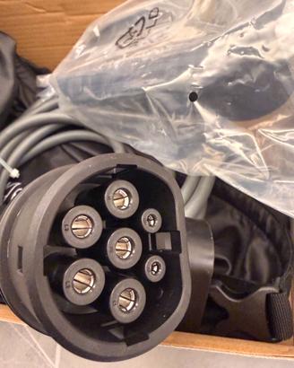 BMW Flexible Fast Charger Starter Kit Type 2 nuovo