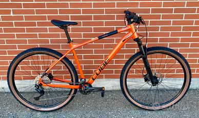 Cube Attention Arancio Tg L, XL Nuova by New Bike