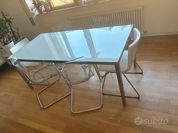Tavolo in vetro