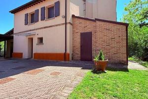 Rustico / Casale di 450 m² con più di 5 locali e b