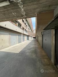 Posto moto nel garage privato