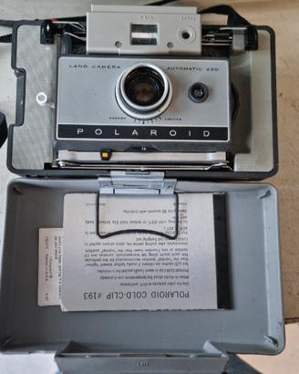 Polaroid Land Camera 230 automatic con valigia acc