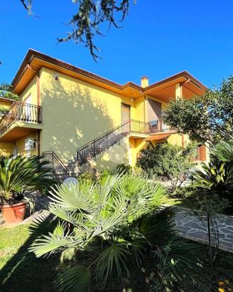 VILLA SINGOLA A CISTERNA DI LATINA