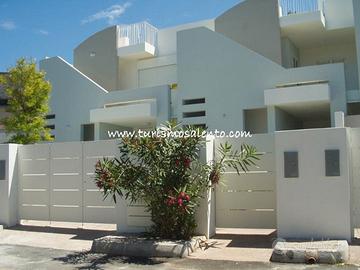 Villetta a 50metri dalla spiaggia a Baia Verde