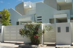 Villetta a 50metri dalla spiaggia a Baia Verde