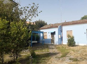 Casa indipendente con giardino