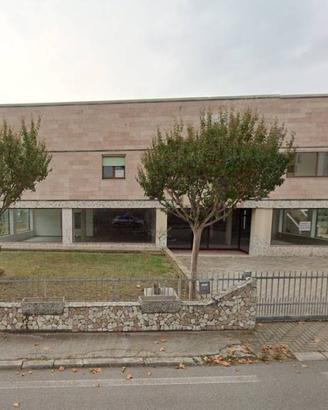 Palazzo / Stabile di 1100 m² con 5 locali a Alonte
