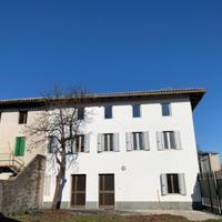 SOLEGGIATA CASA DI TESTA TRICAMERE CON SCOPERTO...