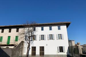 SOLEGGIATA CASA DI TESTA TRICAMERE CON SCOPERTO...