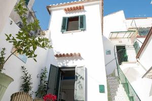 2 LOCALI A VIETRI SUL MARE