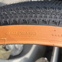 Hutchinson touareg 700x40c