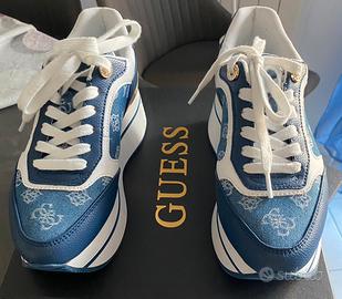 Scarpe ginnastica con zeppa guess