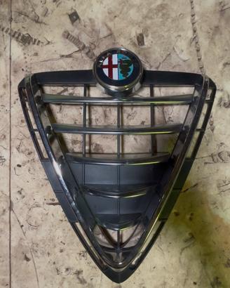 Griglia anteriore alfa romeo giulietta