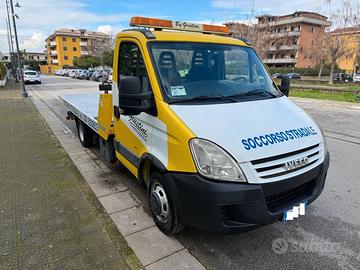 Iveco DAILY CARROATTREZZI SCARRABILE COMEAR