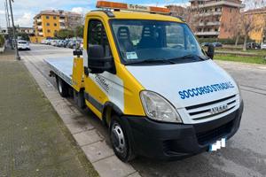 Iveco DAILY CARROATTREZZI SCARRABILE COMEAR