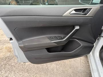 Alzavetro anteriore sx vw polo aw1 2018