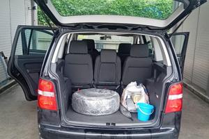 volkswagen tuoran 