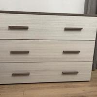 Cassettiera e comodini coordinati 