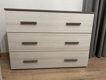 Cassettiera e comodini coordinati 