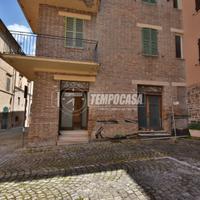 Locale commerciale in ristrutturazione post sisma