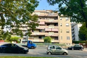 3 LOCALI A COLOGNO MONZESE