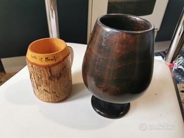 2 coppe o bicchieri di legno