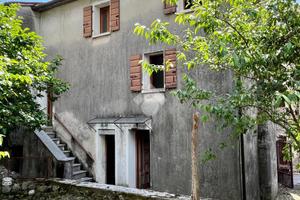 CASA SEMINDIPENDENTE A SOLAGNA