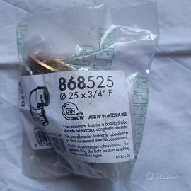 Giunzione curvo 25x3/4 femmina per tubi in PE