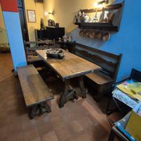 Tavolo con giropanca per taverna