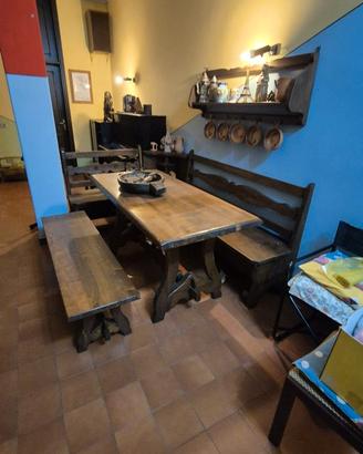 Tavolo con giropanca per taverna