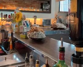 Licenza bar con arredi