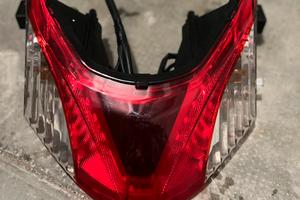 Faro posteriore completo Sh 300 sport anno 2019