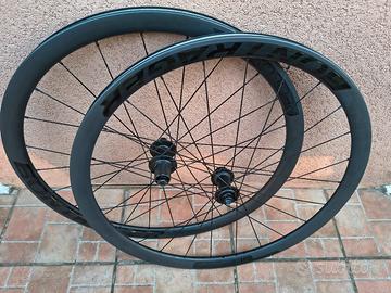 Ruote bontrager aeolus elite 35 in carbonio