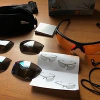 Occhiali da sole più zaino per motociclisti