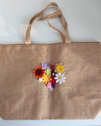 Borsa mare in tela con decorazioni floreali