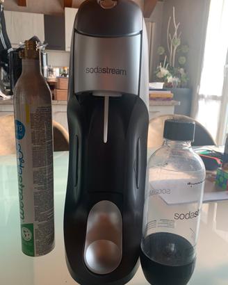 Sodastream completo di bottiglia e 2 bombole da ri