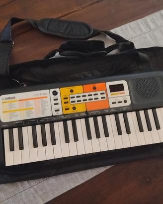 pianola Yamaha pss-f30 