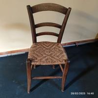 Sedia in legno impagliata vintage