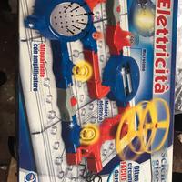 Elettricita' un piccolo modo per imparare giocand
