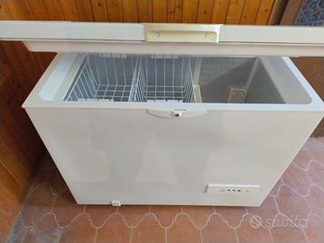congelatore orizzontale a pozzetto Indesit