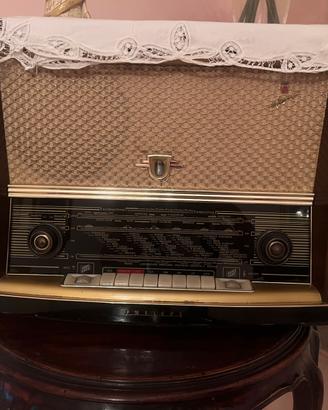 Radio antica funzionante