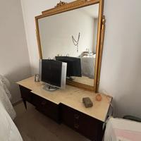 Cassettiera con specchio