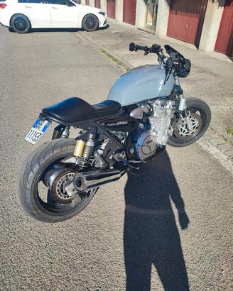  Yamaha XJR 